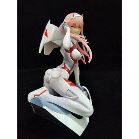 Zero Two The FRANXX Anime Aksiyon Figr(17.7cm)
