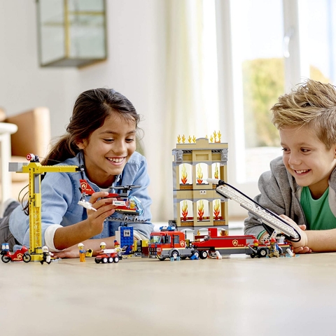 LEGO City Downtown Fire Brigade 60216  (943 Par�a - 6 Ya�)