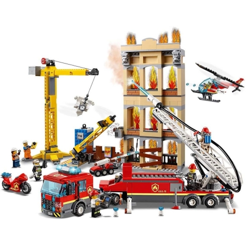 LEGO City Downtown Fire Brigade 60216  (943 Par�a - 6 Ya�)