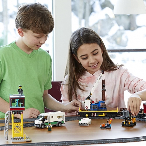 LEGO City Cargo Train 60198 (1226 Para - 6 Ya)