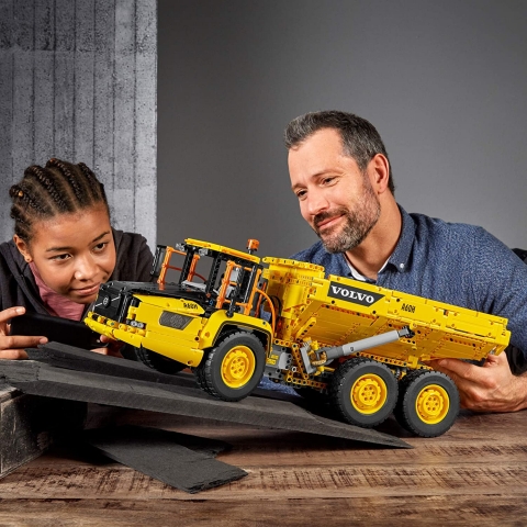 LEGO Technic 6x6 Volvo Articulated Hauler 42114 (2193 Para)