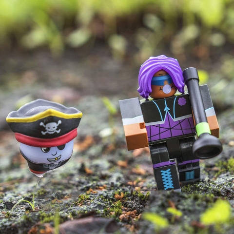 Roblox Hayalet Simlatr Luna ve ki Gizemli Figr Paketi 8.89