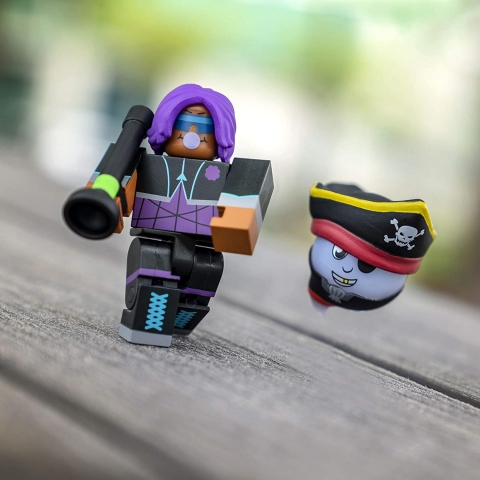 Roblox Hayalet Simlatr Luna ve ki Gizemli Figr Paketi 8.89
