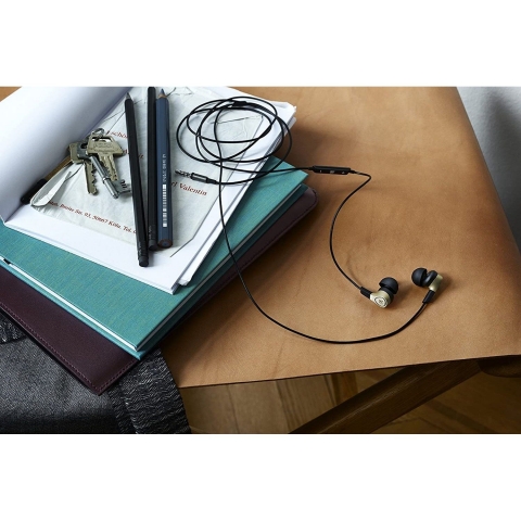 Bang & Olufsen Kablolu Kulak i Kulaklk (Krem-Siyah)