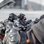 Quad Lock iPhone 17 Titre�imli MAG Fren Montaj�