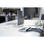 Henge Docks MacBook Pro in USB C Dock