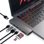 Satechi MacBook Pro 13 ve 15 in Alminyum Type-C Pro Hub Adaptr (Space Gray)