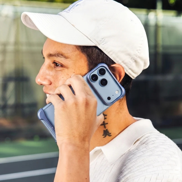 Arc Pulse iPhone 18 Pro K�l�f-Matte Light Blue