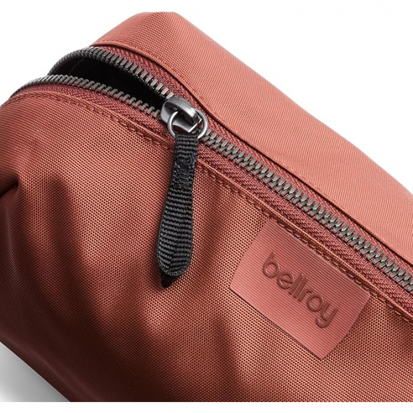 Bellroy Toiletry Kit Plus anta-Clay