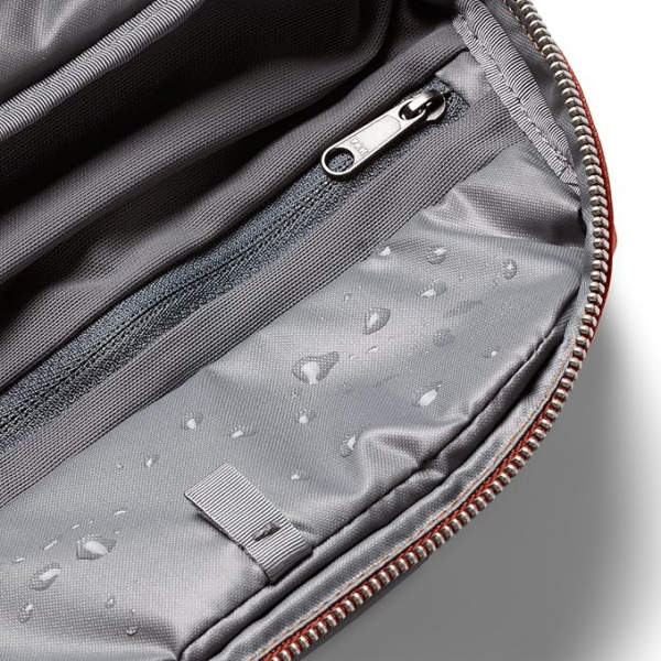 Bellroy Toiletry Kit Plus anta-Clay