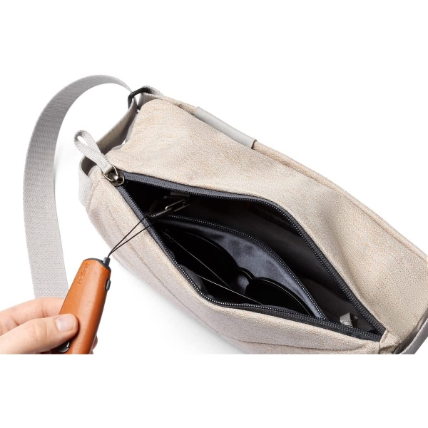 Bellroy Crossbody Mini anta 4L (Saltbush)