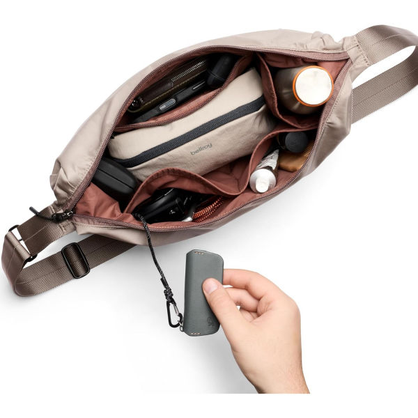 Bellroy Laneway Crescent anta (7L)-Fawn