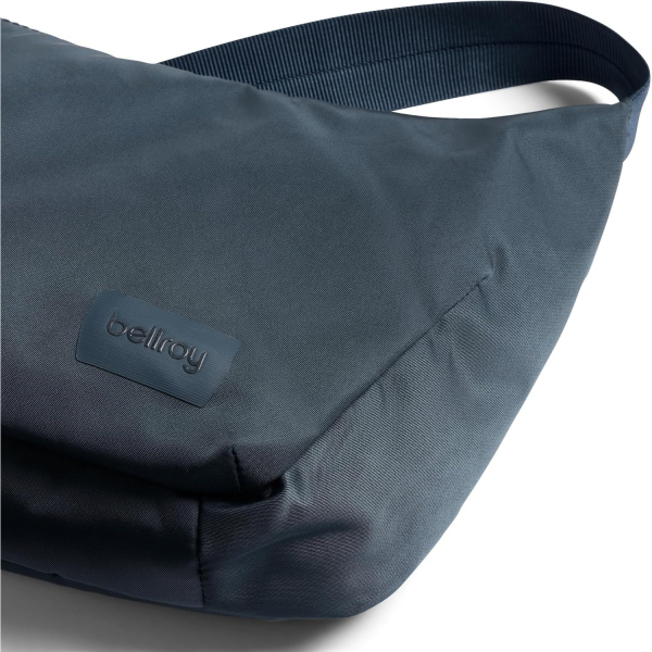 Bellroy Laneway Crescent anta (2.5L)-Bluesteel