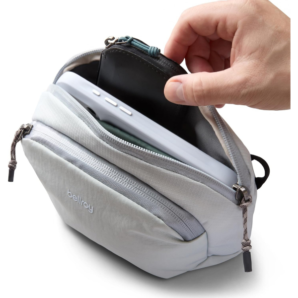 Bellroy Venture Pouch �anta (Midnight)-Fog