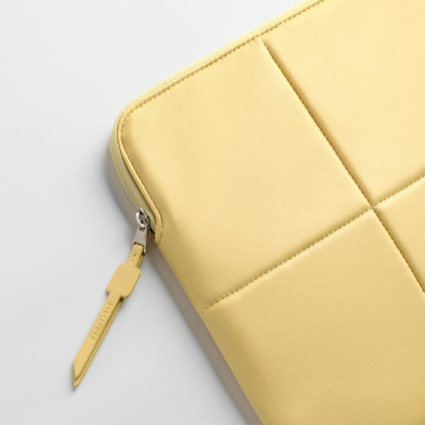 Comfyable nce Laptop antas (13-14 in)-Mustard Yellow