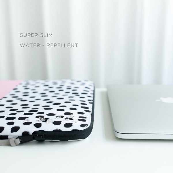 Comfyable MacBook Pro/Air anta (13 in)-Pink Stripes - Black Polka Dots Pattern