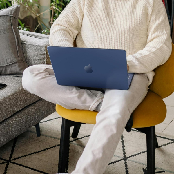 EooCoo MacBook Pro M4 Uyumlu Klf (13 in)-Crystal Midnight 