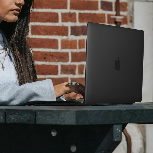 EooCoo MacBook Pro M4 Uyumlu Klf (13 in)-Crystal Black 