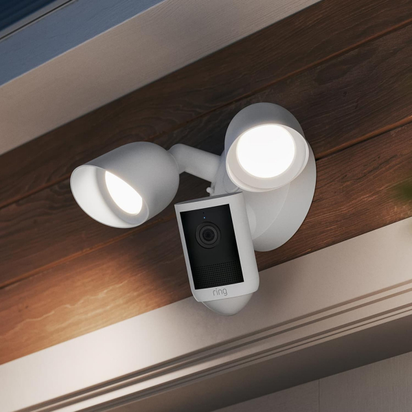 Ring Floodlight Kablolu Ak�ll� Kamera (2. Nesil)-Black
