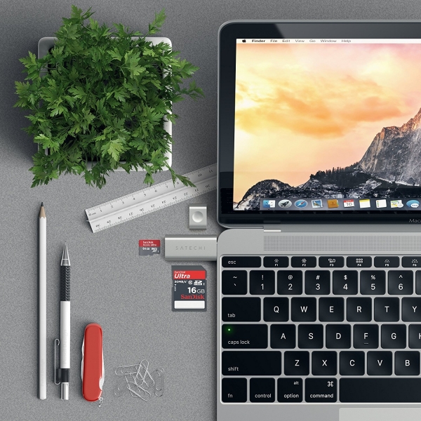 Satechi MacBook Pro Alminyum Type-C Mikro/SD Kart Okuyucu