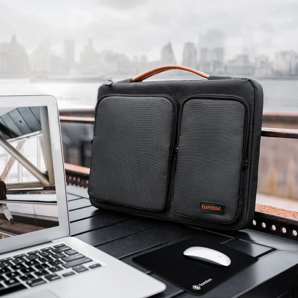 Tomtoc Laptop antas (15/15.6 in)-Black