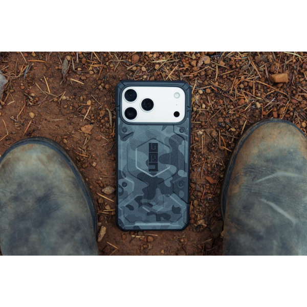 UAG Apple iPhone 17 Pro Pathfinder K�l�f-Midnight Camo