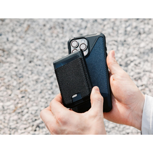 UAG Metropolis Manyetik Czdan Stand-Kevlar Black 