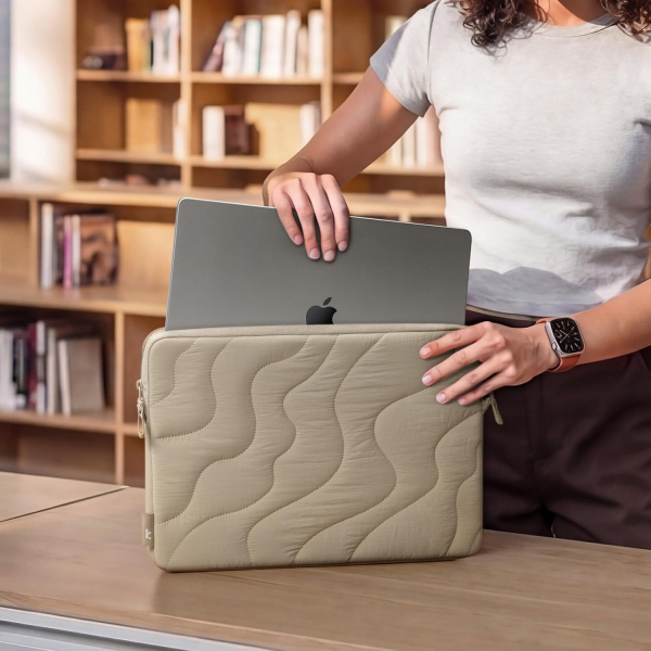 tomtoc Terra A27 Puffy Laptop �antas� (13 in�)-Dune Shade