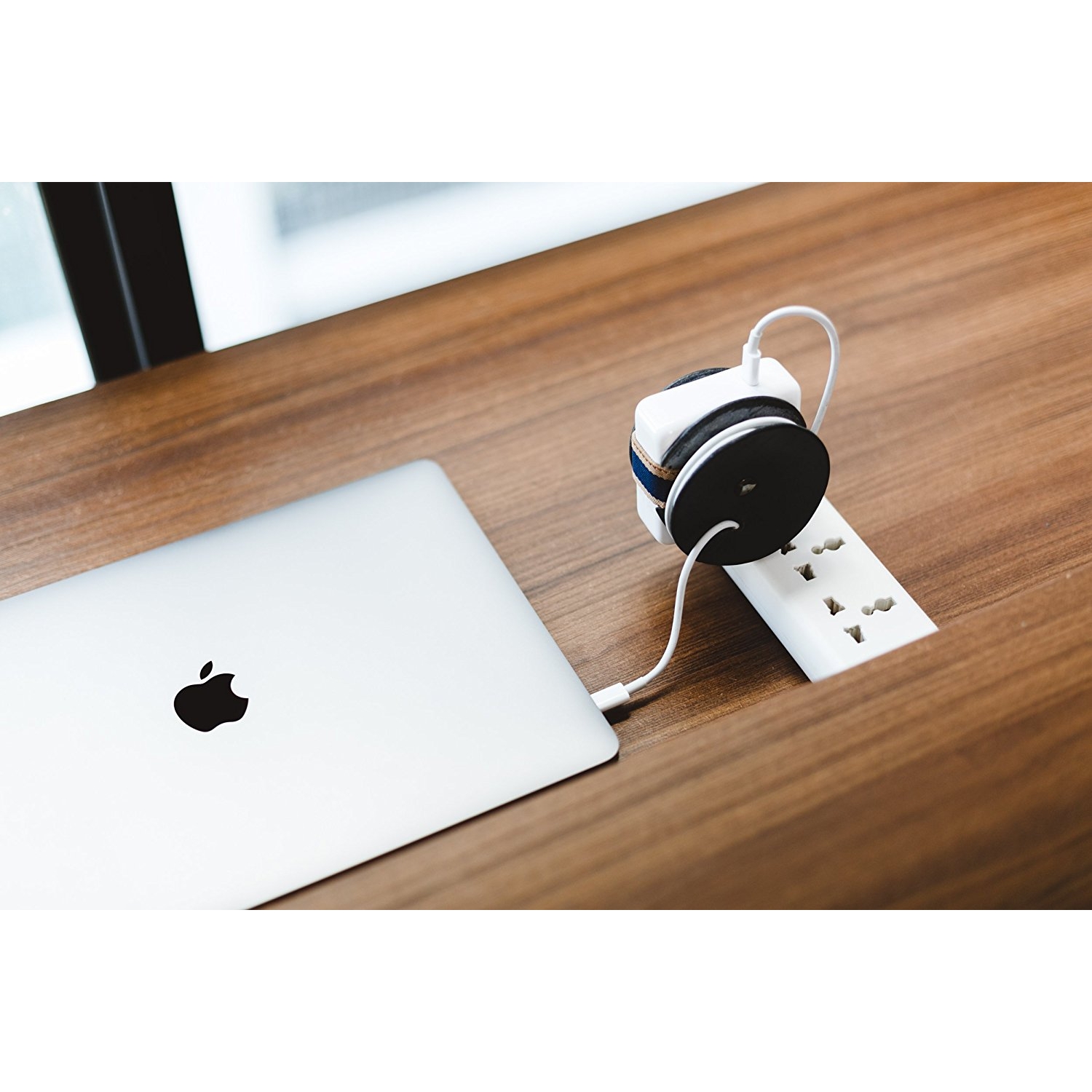 Above The Fray Macbook Guc Adaptoru Icin Deri Kablo Duzenleyici 8518